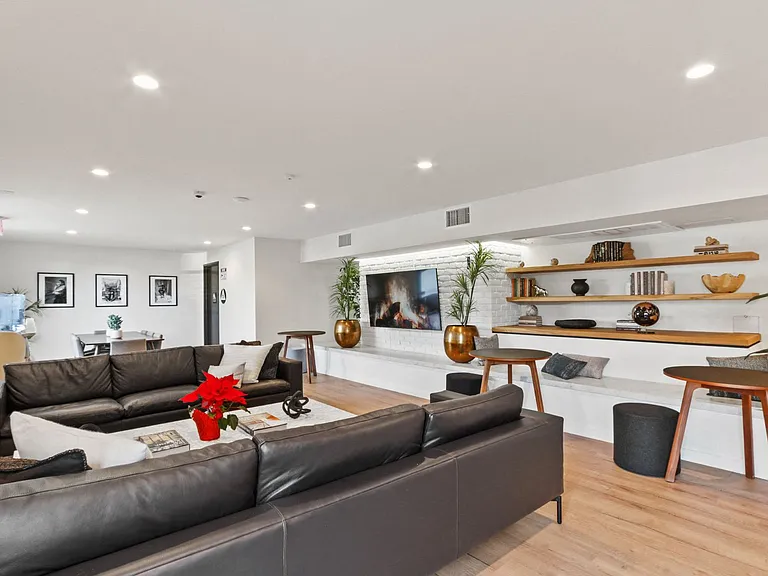 Sepulveda West Apartments — Photo 4