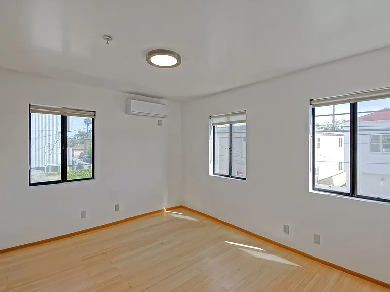 522 Grand Blvd — Photo 28