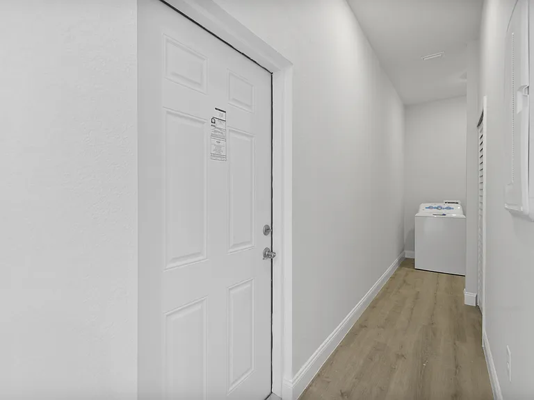 862 Charles Sise St E — Photo 5