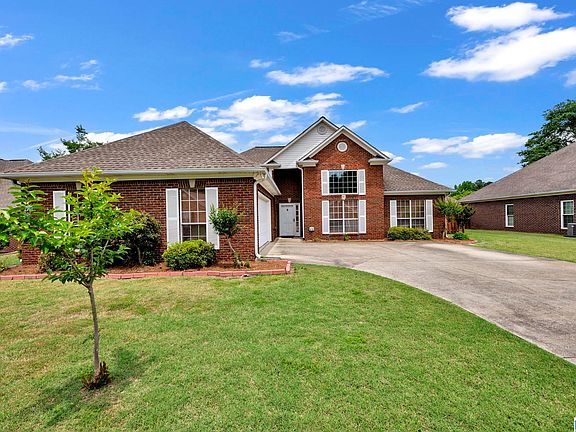 3rd image of 126 Berkshire Manor Cir