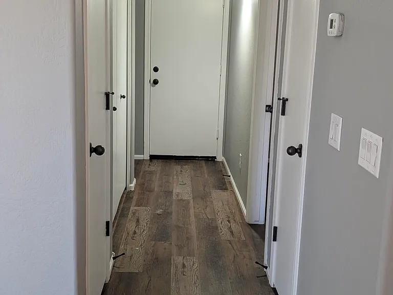 1377 E Pryor Rd — Photo 30