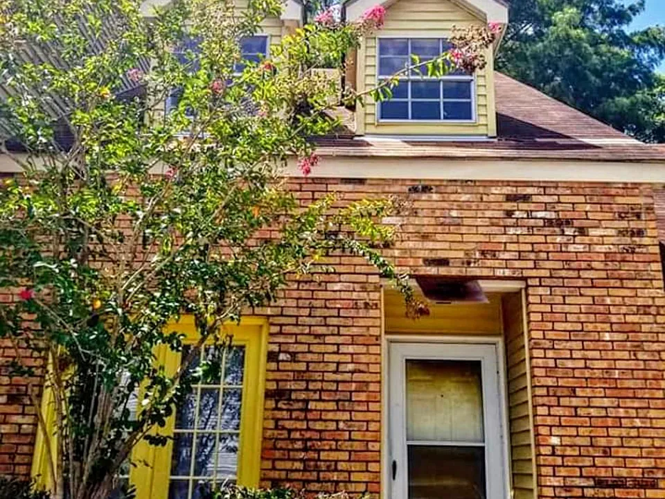 120 Napoleon Ave