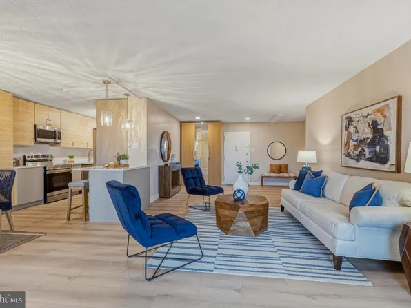 309 Yoakum Pkwy APT 1003, Alexandria, VA 22304