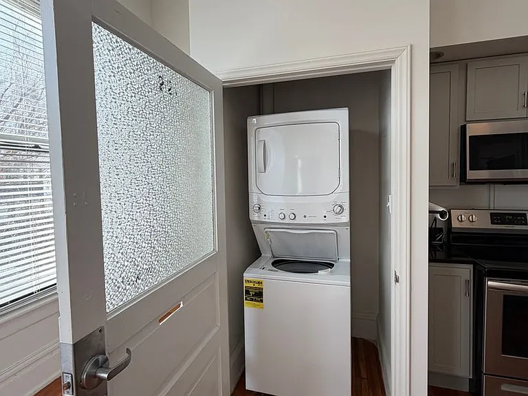 442 Main St — Photo 10