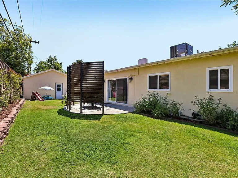 16729 Archwood St — Photo 28