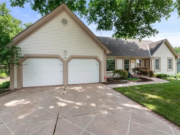 11815 Pennsylvania Ave, Kansas City, MO 64114
