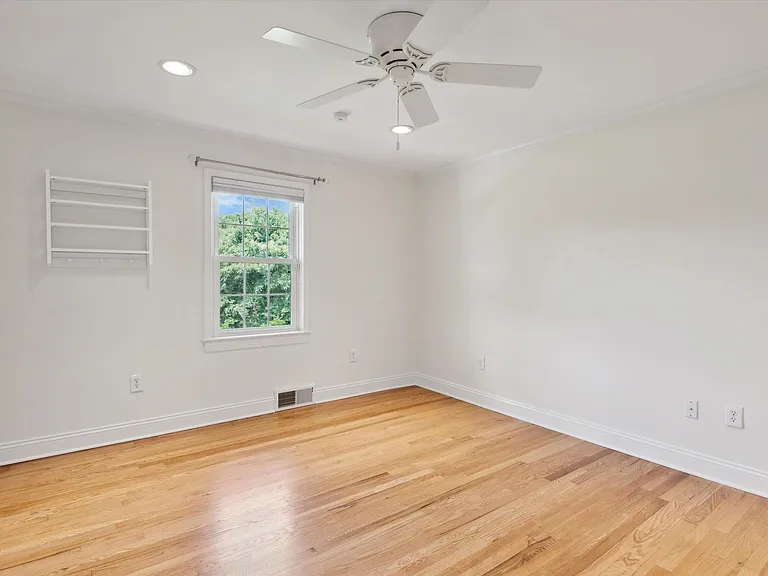 432 Webb Rd — Photo 18