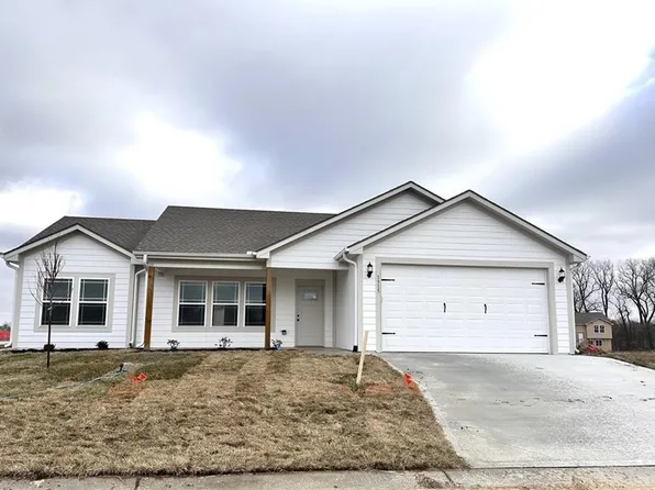 1315 NE Redwood Ct, Oak Grove, MO 64075