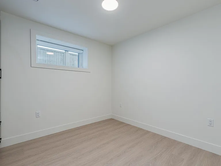 2263 E 35th Ave #2 — Photo 10