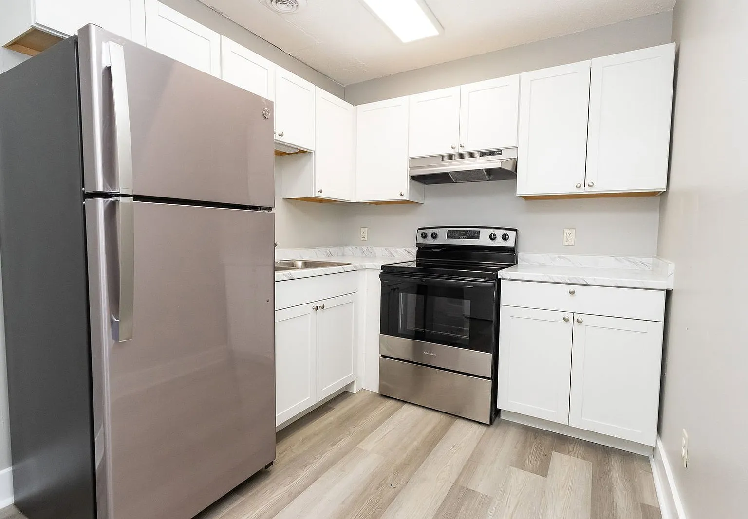 1 bed, 1.0 bath, $995 — Photo 3