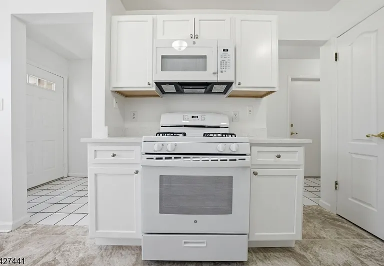 11 Deer Hill Ct — Photo 9