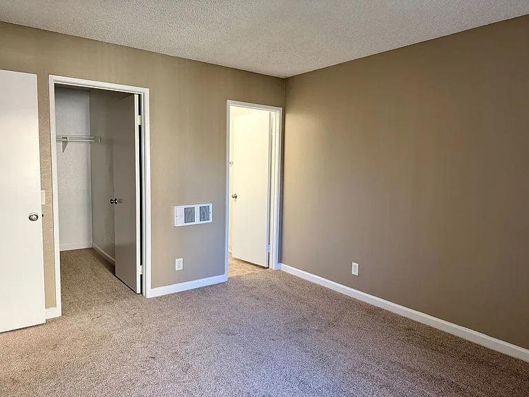 Summer Brook Apartments — Photo 23