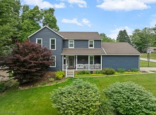 498 Park Ridge Dr, Munroe Falls, OH 44262