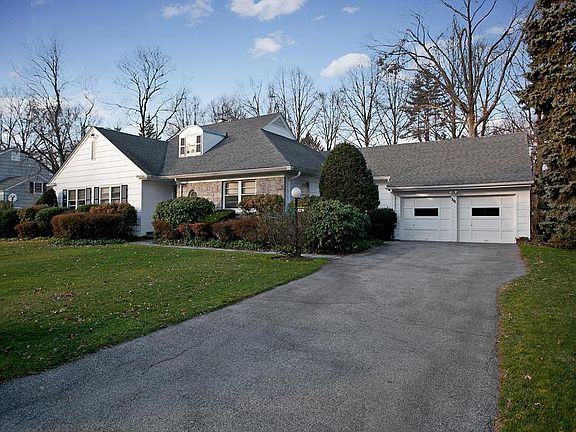 Stone Ranch situated on private flat half-acre