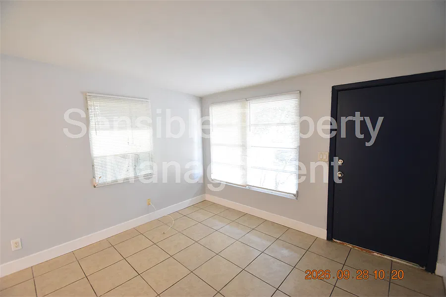 3 bed, 1044 sqft, $1,795 — Photo 4