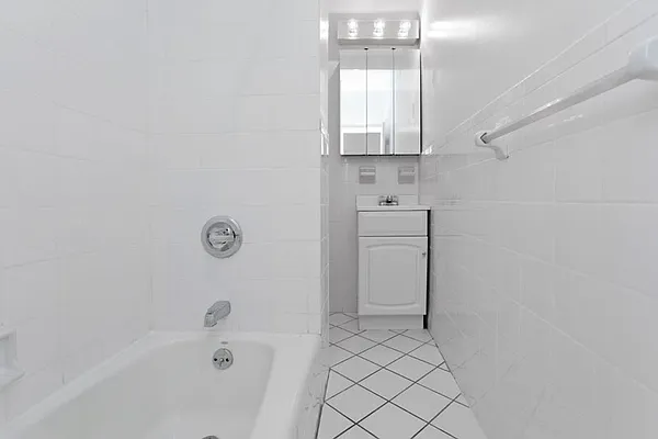 Rented by J. Lemle Real Estate | media 23