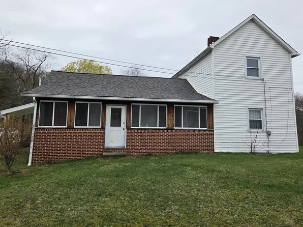 25 West St, Russellton, PA 15076