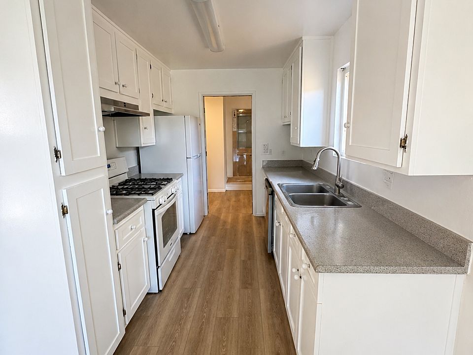 1st image of 2434 Seawind Dr