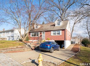 20 Oak Ridge Gate, Danbury, CT 06810