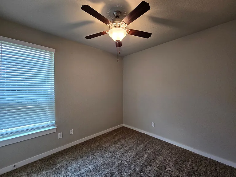 526 Creekside Frst — Photo 16