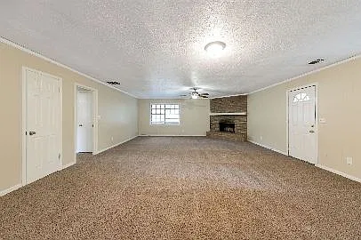 3 bed, 2.0 bath, 1750 sqft, $1,599 — Photo 3