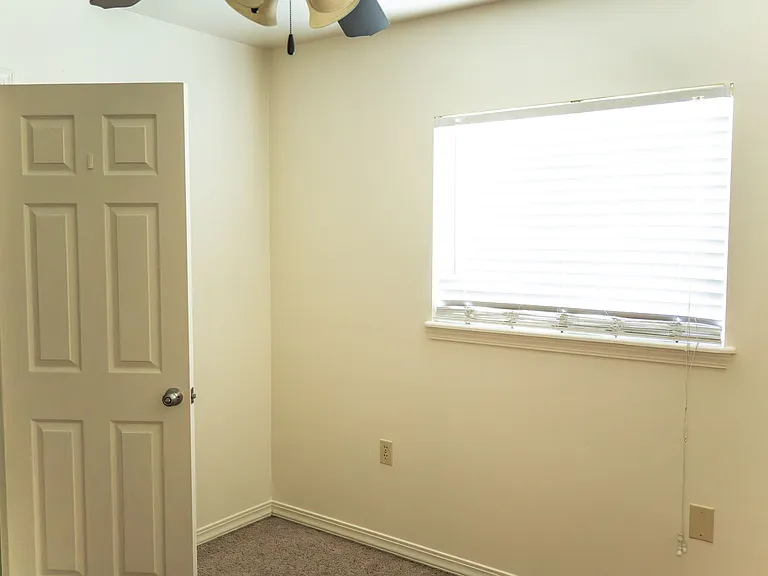 1231 Skokie Dr — Photo 18