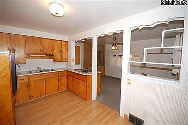 5th image of 2285 NW Blvd Nw