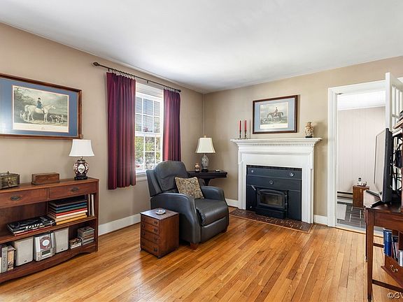 5th image of 2429 Wedgewood Ave