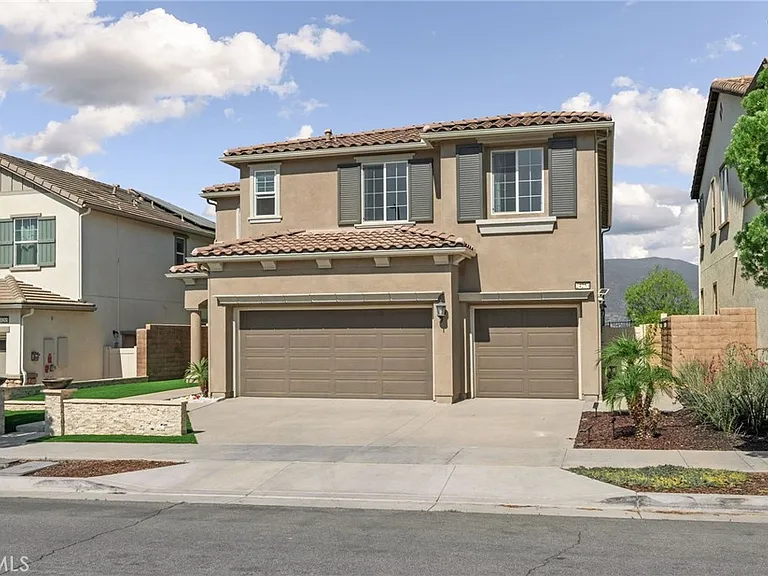 24253 Flora Rd — Photo 2