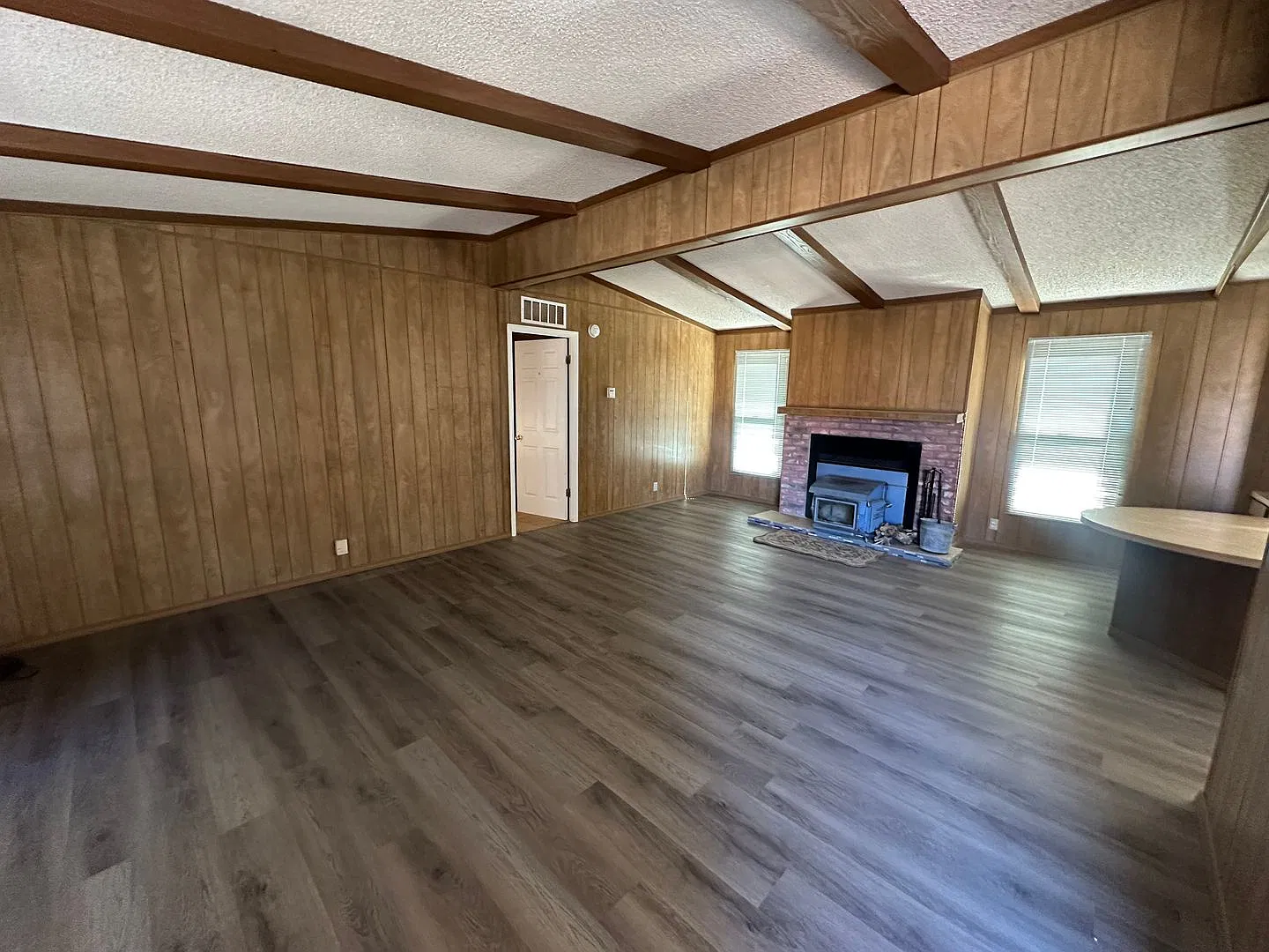 Gorgeous Mobile Home with a Big Backyard — Photo 2