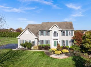 9 Sunflower Rd, Somerset, NJ 08873