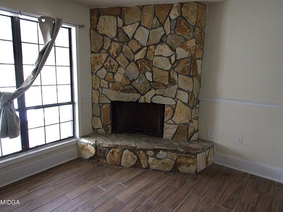 3rd image of 303 Leisure Lake Dr