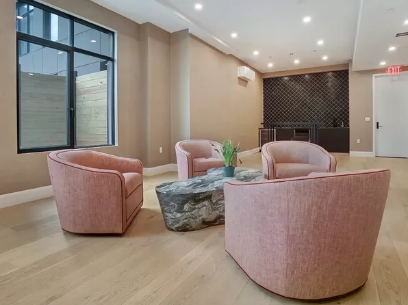 875 4th Avenue image 15 of 22