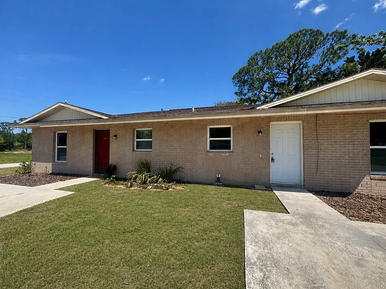 449 S Sun N Lakes Blvd — Photo 1