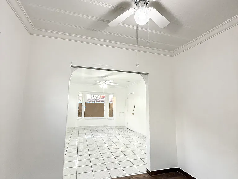 2444 Iowa Ave — Photo 9