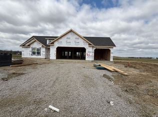 927 Buck Blvd, Ossian, IN 46777