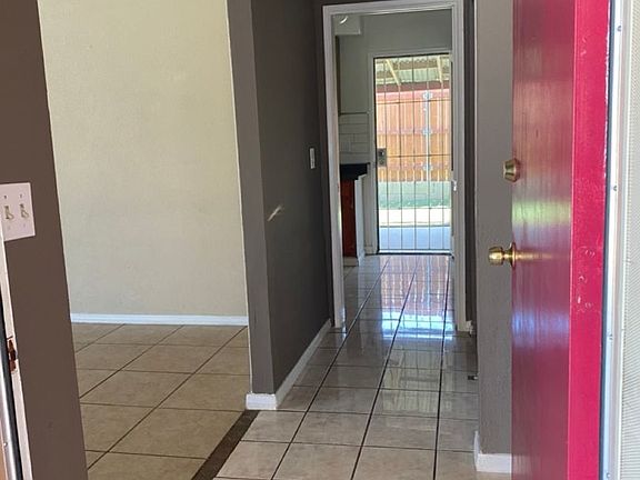 4th image of 41041 Beachwood Ave