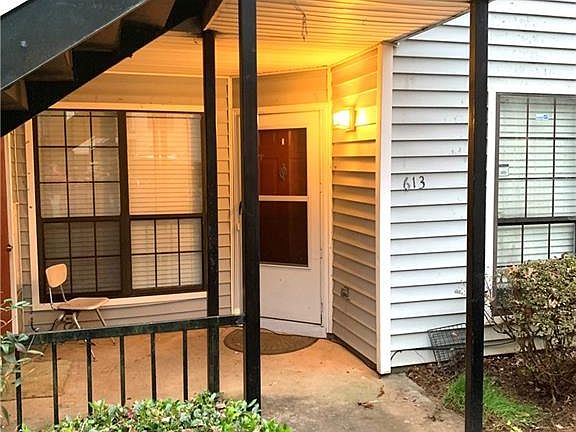 3rd image of 613 Windchase Ln