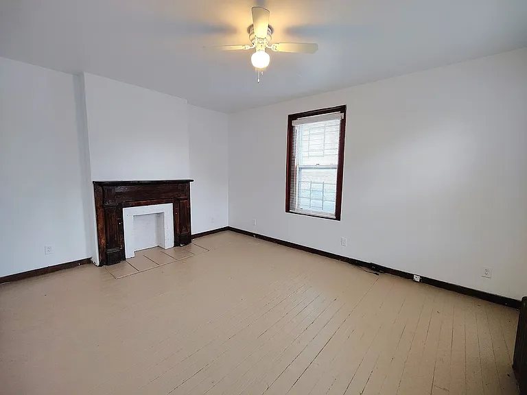 3139 Ward St — Photo 9
