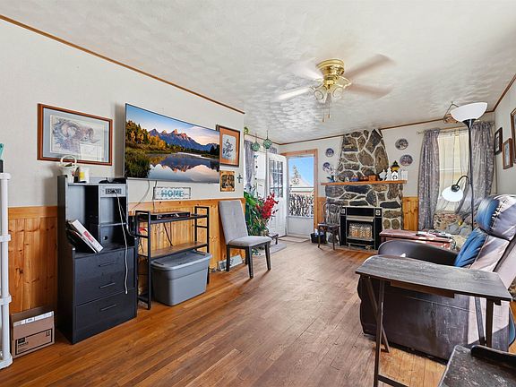 2nd image of 613 W Summit St