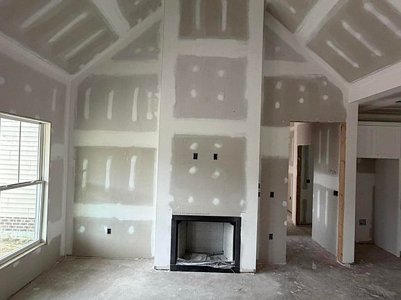 3rd image of 499 Hillard Ln
