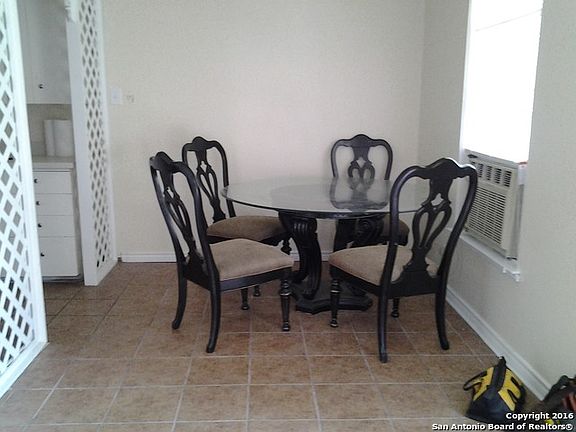 5th image of 814 Kopplow Pl