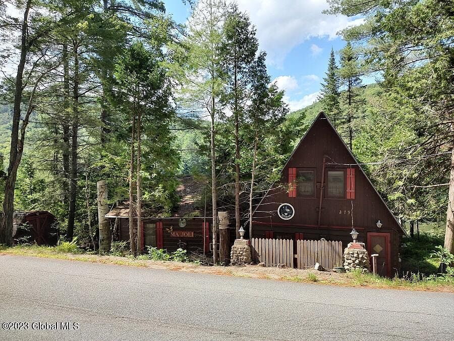 1st image of 279 Beaver Pond Road