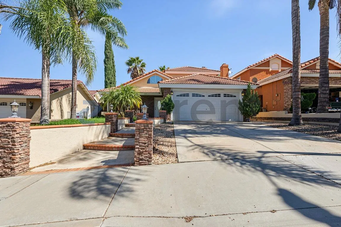4 bed, 1840 sqft, $3,400 — Photo 1