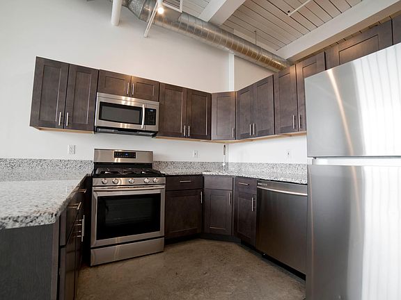 2nd image of 2860 Detroit Ave APT 203