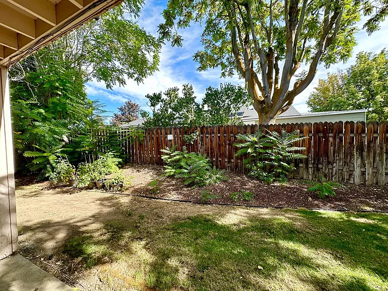 4507 Hillcrest Dr — Photo 24
