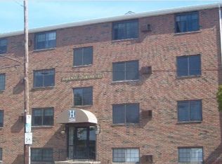 261 Union St APT 28, Rockland, MA 02370