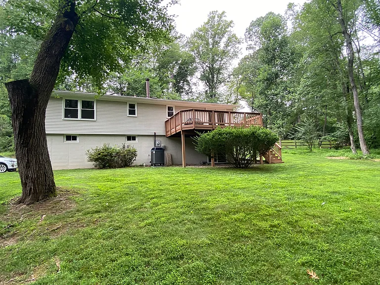 10806 Oldfield Dr — Photo 17