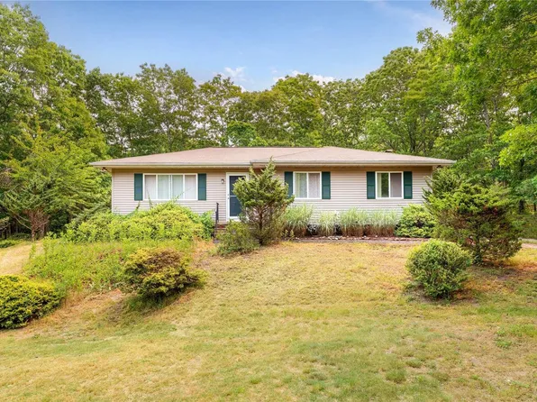 84A Old Riverhead Road, Hampton Bays, NY 11946