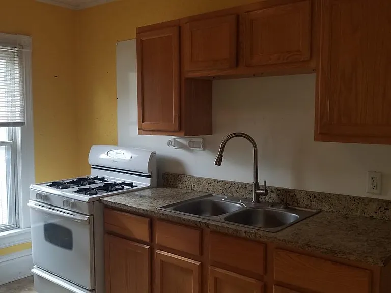 161 Union Ave NE #2 — Photo 2